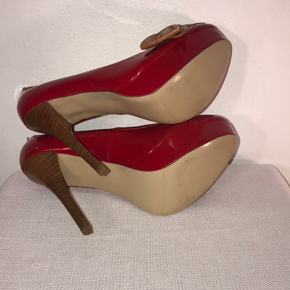 Guess  red heels size 8. - Picture 8 of 8